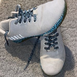 NoBull athletic trainers. Size 8 womens, gray.